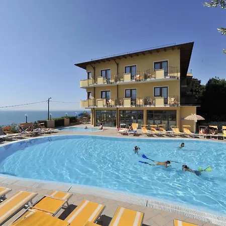 Piccolo Paradiso Hotel 4*