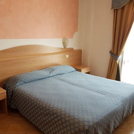 Отель Piccolo Paradiso 4*